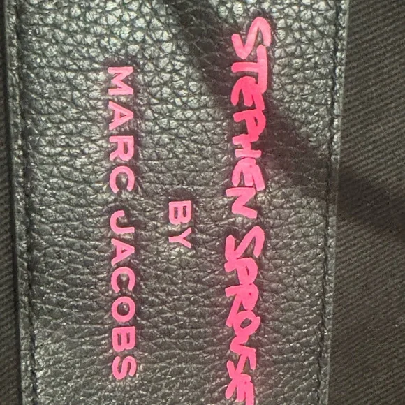 Marc Jacobs Neon Pink and Black Graphic Tote - Picture 8 of 8